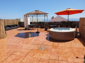 Helle Ferienwohnung Mit Dachterrasse Und Whirlpool